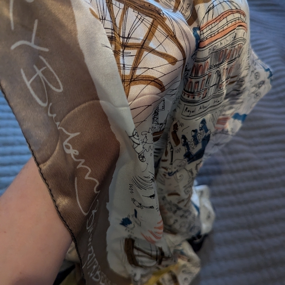 Burberry 100% Silk Scarf London Theme - Picture 6 of 10